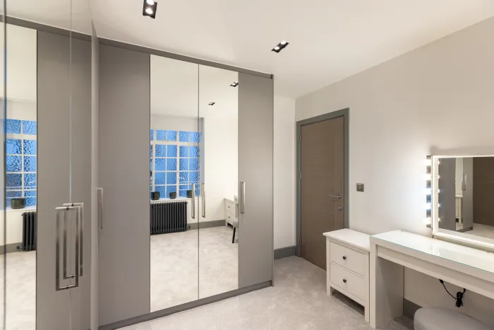 Walk-in Closets — High Street Kensington