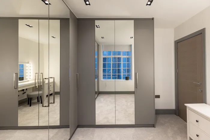 Walk-in Closets — High Street Kensington