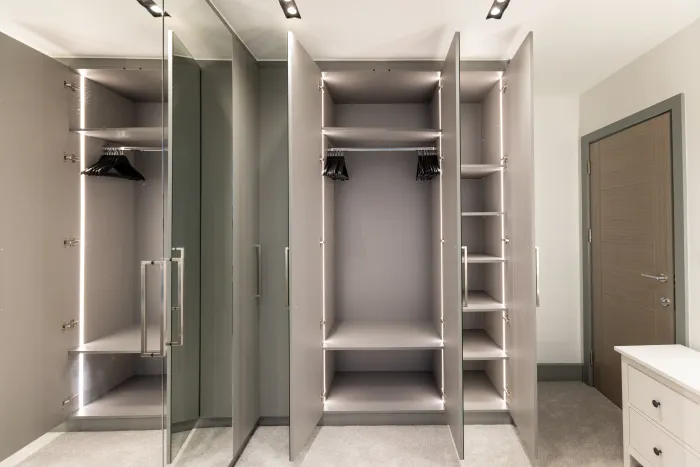 Walk-in Closets — High Street Kensington