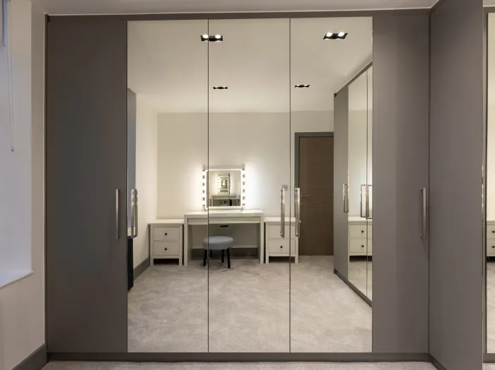 Walk-in Closets — High Street Kensington
