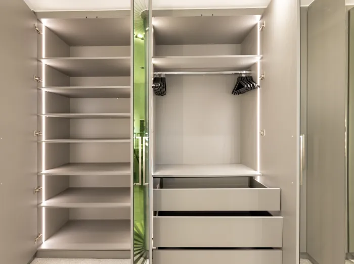 Walk-in Closets — High Street Kensington